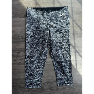 Nike Dri-Fit Black White Patterned Capris L - Women's